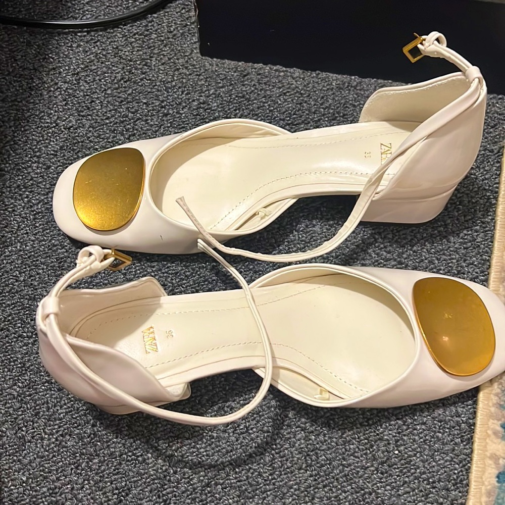 Zara flats